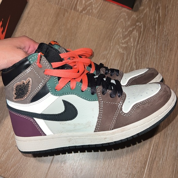 Air Jordan 1 High OG 'Hand Crafted - Picture 3 of 7